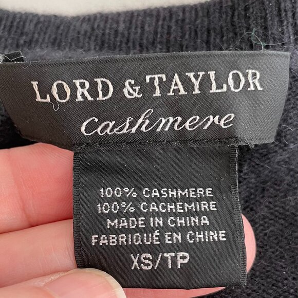 Lord & Taylor Cashmere LS V Neck Ombre 100% Cashmere Sweater Grey Cream XS NWOT - Picture 11 of 13